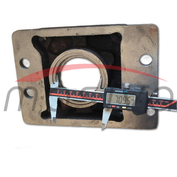 POKLOPAC ZADNJEG KUČIŠTA I NOSAČ TOPLING POLUGE URSUS C-330/335 50014082  IND-II-4