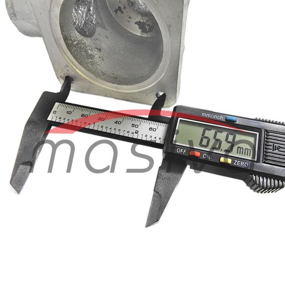 KUČIŠTE TERMOSTATA URSUS C-355/360  ZETOR 2011/7745  950318  IND-II-4