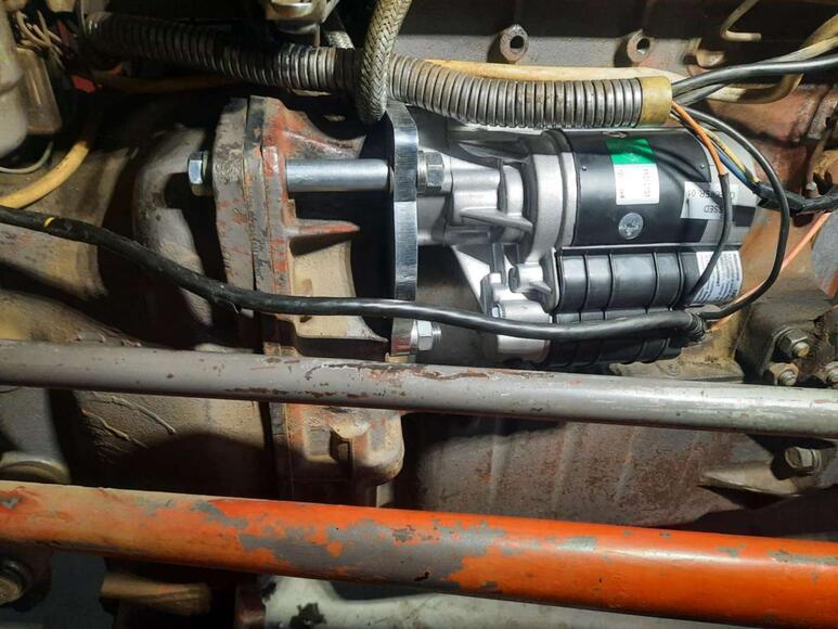 ELEKTROPOKRETAČ S REDUKTOROM IMT-533  IM033  3,6 kW  Z=11-4