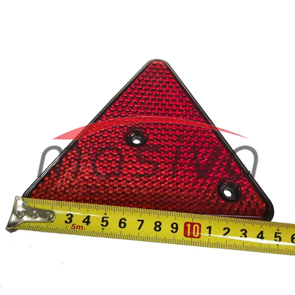 KATADIOPTER TROKUT CRVENI 137 X 155 X 10 mm-2