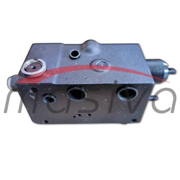 RAZVODNIK HIDRAULIKE ZETOR 5211-5245-6211-6245-7211-7245-7711-7745-4