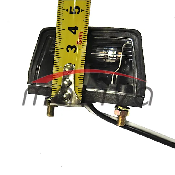 SVJETLO  ZA OSVJETLJENJE REGISTARSKE TABLICE 67 X 39 X 33 mm-2