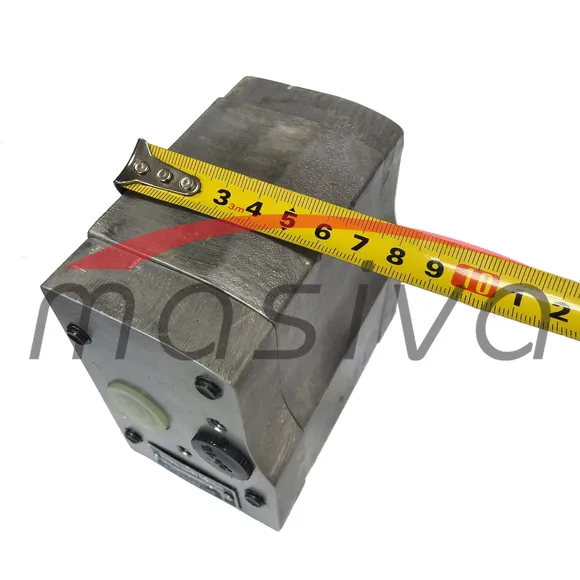 PUMPA HIDRAULIKE POMOĆNA IMT-560    3115 475 93/1 STARA TIPA-10