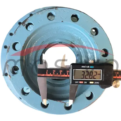 KUČIŠTE POLUOSOVINE (TRUBA) DESNA  IMT-533/539  511.01.094-1 KUČIŠTE POLUOSOVINE (TRUBA) DESNA  IMT-533/539  511.01.094-1