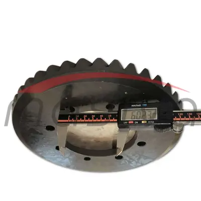 TANJURASTO KONUSNI PAR URSUS C-335  Z=9/40 POLJSKA-5