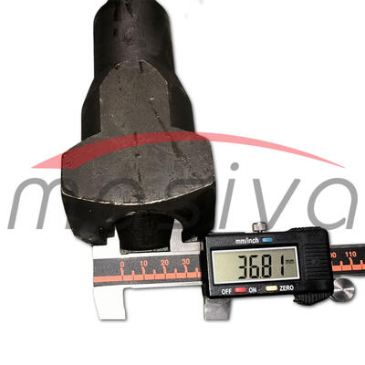 VRETENO UPRAVLJAČA ZETOR 4511 STARI TIP 690mm-1