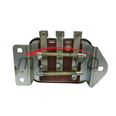 REGULATOR NAPONA URSUS C-330  12V 5 Am    SI